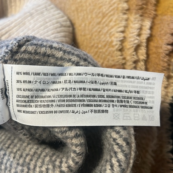 Abercrombie & Fitch wool sweater - Picture 5 of 5